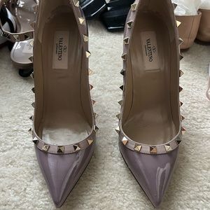100% Authentic Valentino rockstud heels . Size 37 Excellent condition rare color